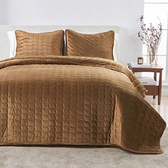 Madelinen Box-Stitched Velvet Quilt Set with Shams
