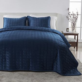 Madelinen Box-Stitched Velvet Quilt Set with Shams