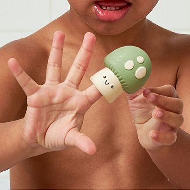 Expand your new baby essentials with these Itzy Ritzy Itzy Bitzy Finger Puppets.