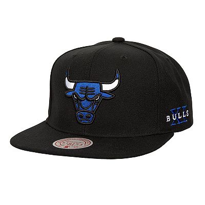 Men's Mitchell & Ness Black Chicago Bulls Core XI Snapback Hat