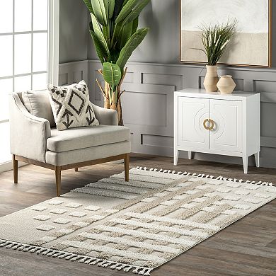 nuLOOM Cordelia Fragmented Stripes Tasseled Area Rug