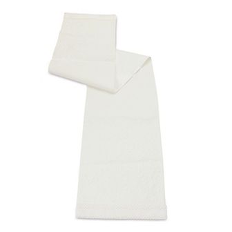 Melrose Wintry Snowflake Pattern Table Runner