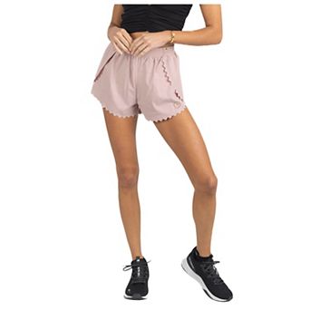 Chloe Romantic Scalloped Detailing Shorts In Soft Pink