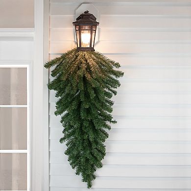 Northlight 42-in. Canadian Pine Artificial Christmas Teardrop Swag