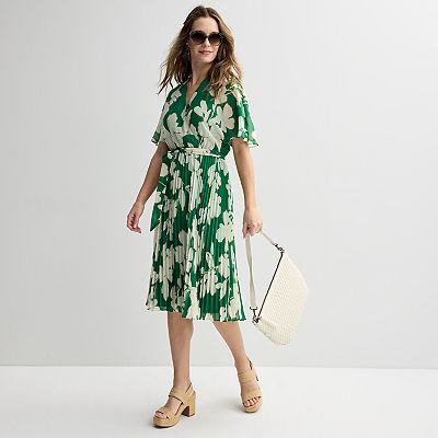 Women's Sandra Darren Chiffon Surplice Pleated Floral Midi Dress