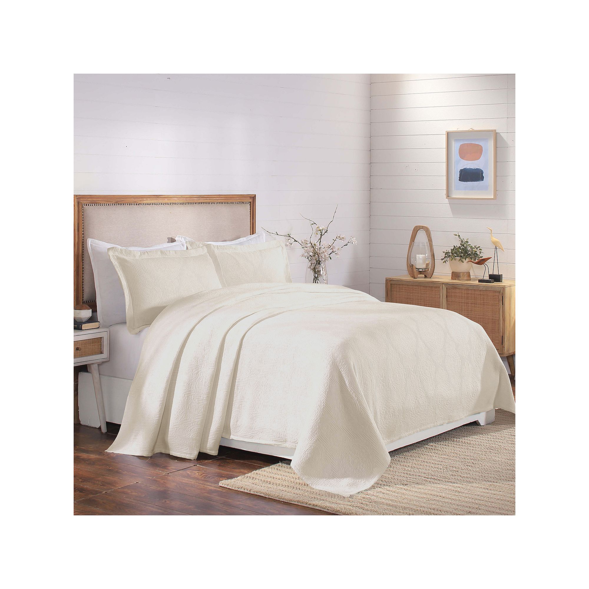 SUPERIOR Victory Cotton Medium Weight All-Season Matelasse Medallion Bedspr