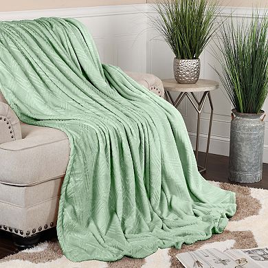 SUPERIOR Alaska Diamond Plush Fleece Ultra-Soft Blanket