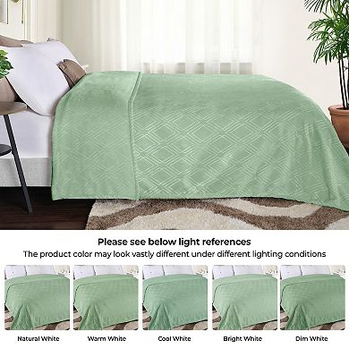 SUPERIOR Alaska Diamond Plush Fleece Ultra-Soft Blanket
