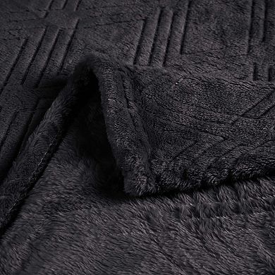 SUPERIOR Alaska Diamond Plush Fleece Ultra-Soft Blanket