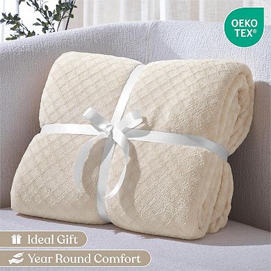 SUPERIOR Alaska Diamond Plush Fleece Ultra-Soft Blanket