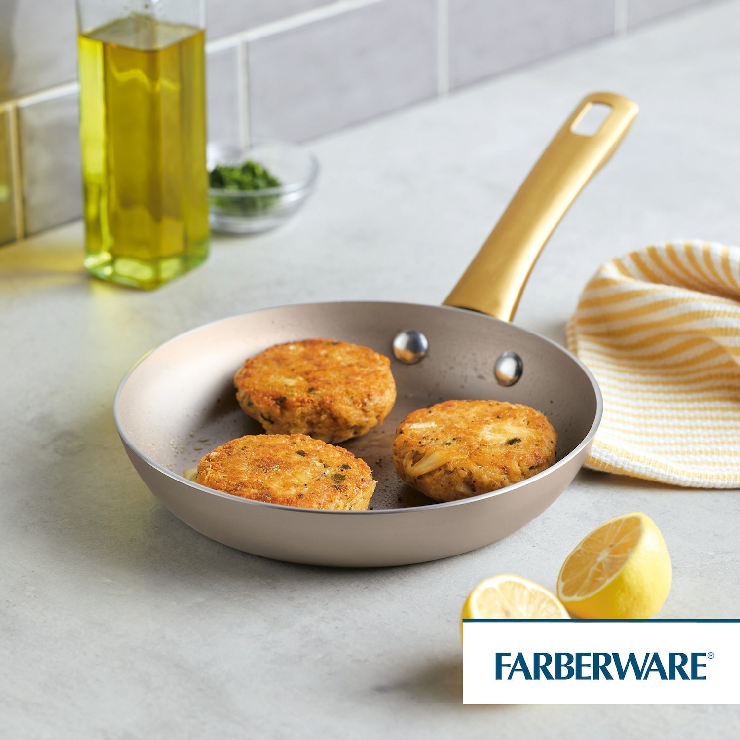 Farberware 8-Inch Non-Stick Frying Pan – Easy-Clean Aluminum Skillet, Oven Safe, Black