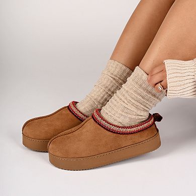 Journee Connway Women's Slip-On Cushioned Clog Slippers