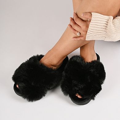 Journee Skylah Women's Crisscross Strap Cushioned Slippers