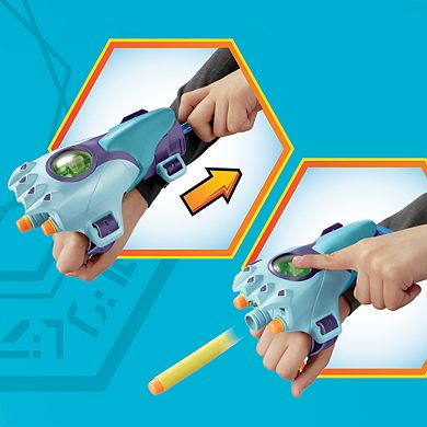 Hasbro Transformers EarthSpark Cyber-Sleeve Battle Blaster