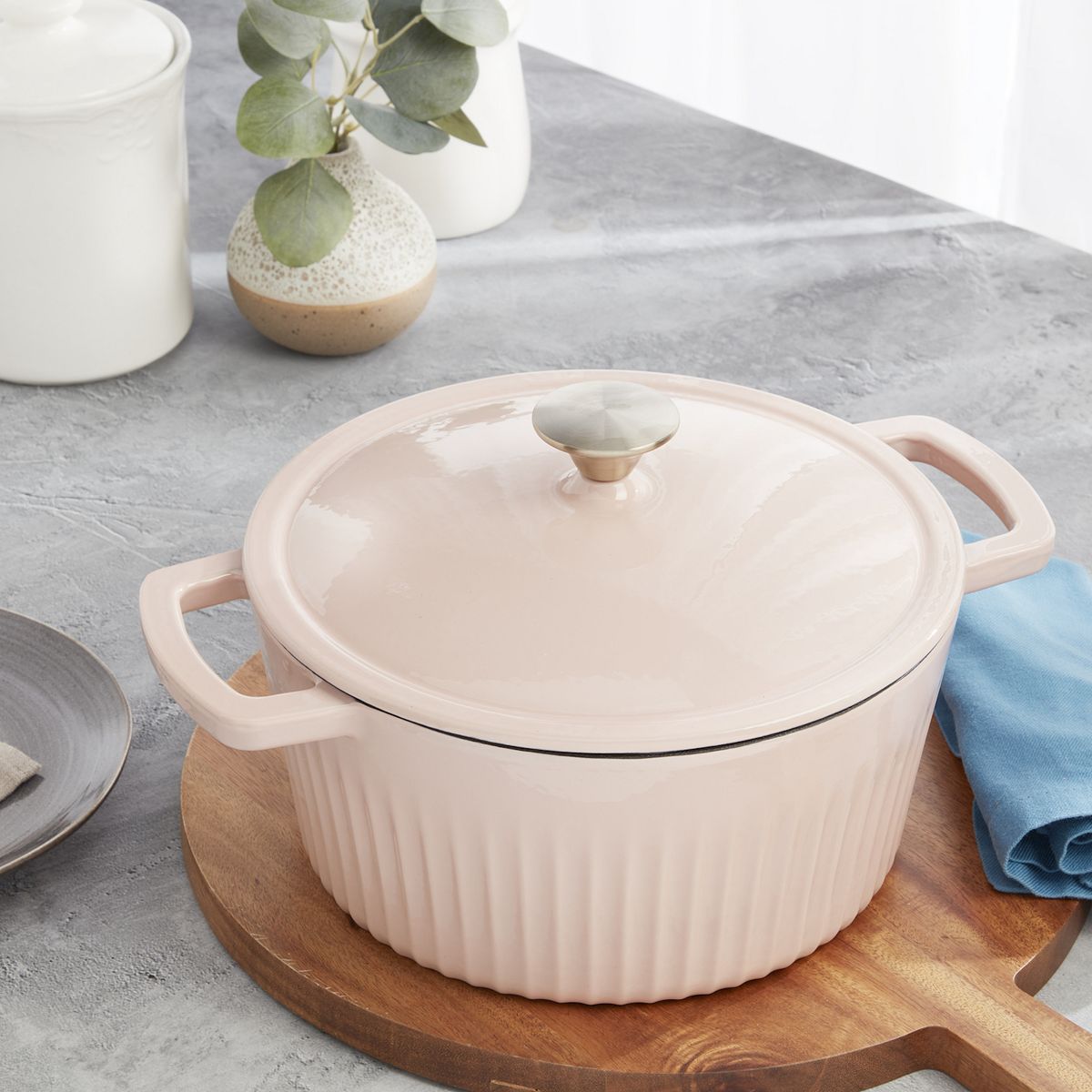 Mingle & Co. 5-qt. Fluted Enameled Cast Iron Dutch Oven - Pink