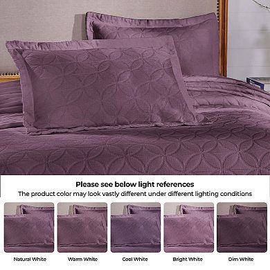 SUPERIOR Serenity Matelasse Weave Jacquard Celtic Circle Bedspread and Sham Set