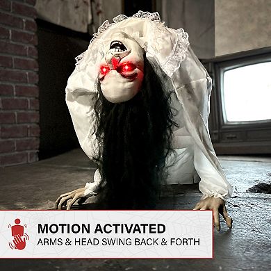 Haunted Hill Lifesize Animatronic Possessed Woman with Lights And Sound