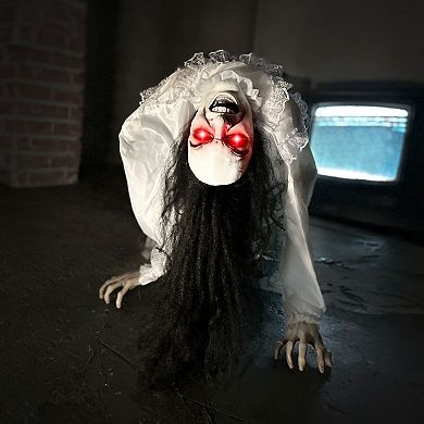 Haunted Hill Lifesize Animatronic Possessed Woman with Lights And Sound