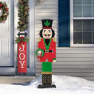 Glitzhome 60”h Metal Christmas Soldier Nutcracker Porch Decor With Wreath