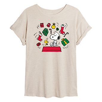 Juniors' Peanuts Snoopy & Woodstock Christmas Presents Oversized Tee