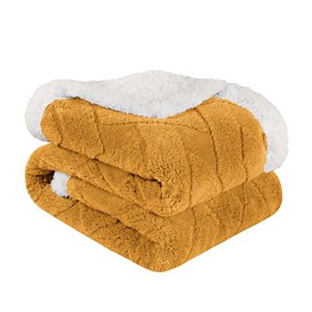 SUPERIOR Nuuk Reversible Plush Sherpa Fleece Blanket