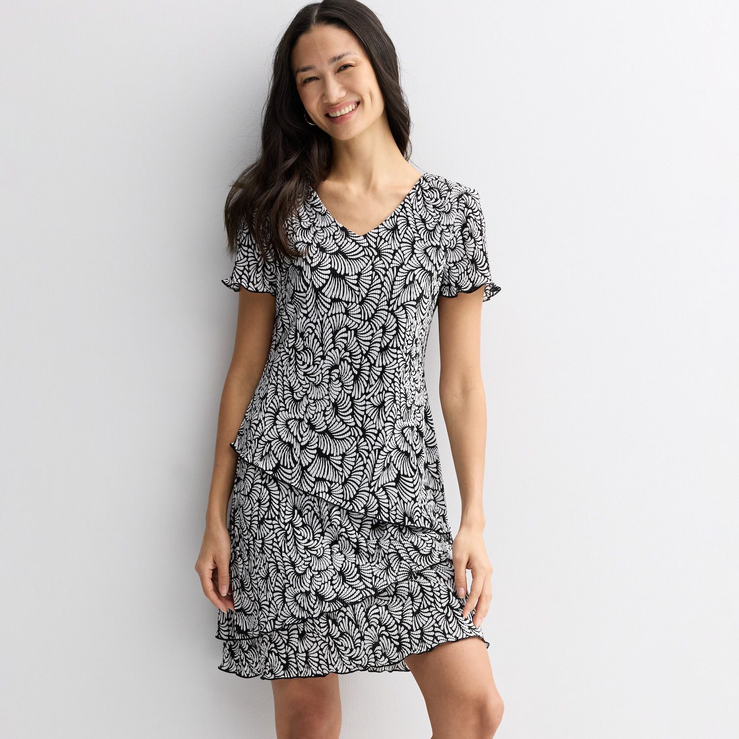 Женские платья Studio Connection Short Sleeve V-Neck Pleated Tiered Mini Dress