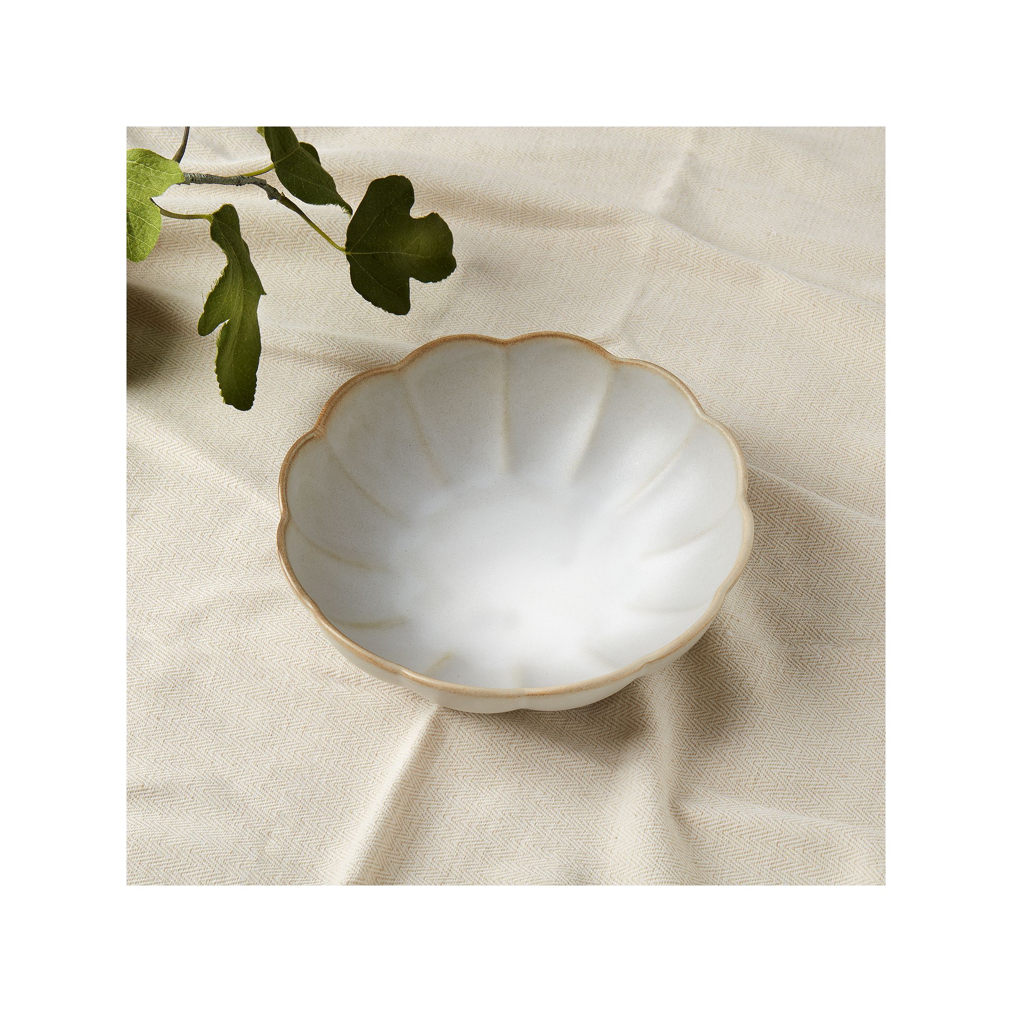 Mingle & Co. Vivienne Scalloped Edge Deep Plate, Light Beige