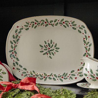 Lenox ホリデー ひいらぎ　皿　5枚 Holiday 5-Piece Place Setting – Lenox Corporation