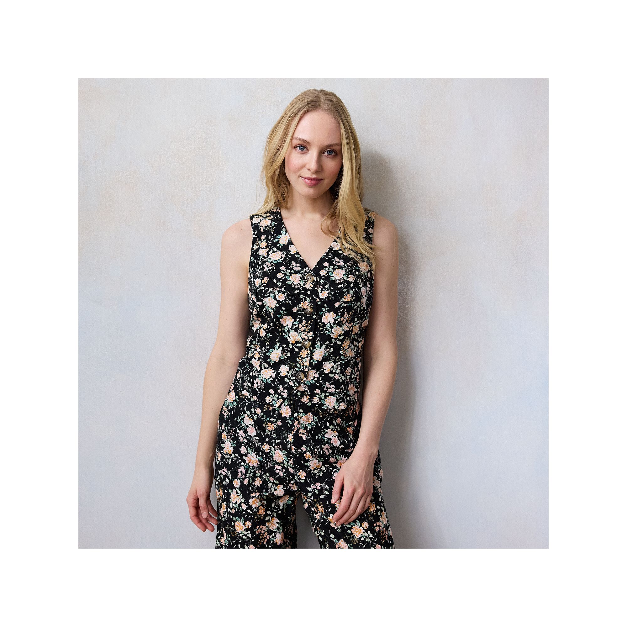 Petite LC Lauren Conrad V-Neck Floral Vest, Womens, Size: XL Petite, Black