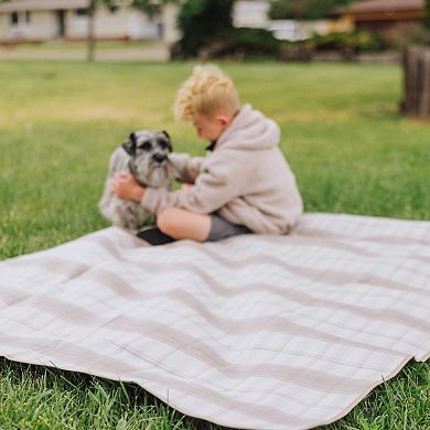 Oniva Outdoor Picnic Blanket Tote