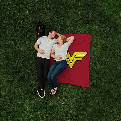 Oniva Wonder Woman Impresa Picnic Blanket