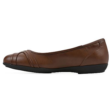 Cliffs by White Mountain Calming Women's Ballet Flats