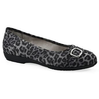 Cliffs by White Mountain Calming Women's Ballet Flats
