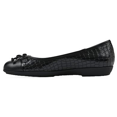 Cliffs by White Mountain Careen Women's Ballet Flats
