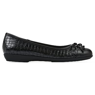 Cliffs by White Mountain Careen Women's Ballet Flats