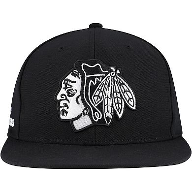 Men's Mitchell & Ness Black Chicago Blackhawks Team Snapback Hat