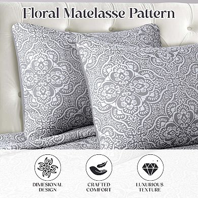SUPERIOR Enzy Medium Weight Medallion Matelasse Quilt & Sham Set