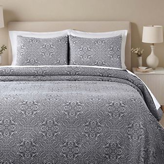SUPERIOR Enzy Medium Weight Medallion Matelasse Quilt & Sham Set