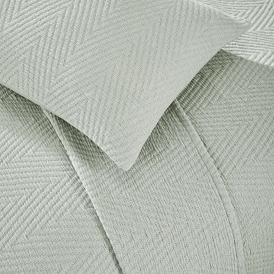 SUPERIOR Aswen Chevron Quilted Medium Weight Cotton Coverlet