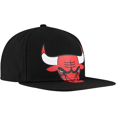 Men's New Era Black Chicago Bulls Oversized Puff Print Logo Golfer Snapback Hat