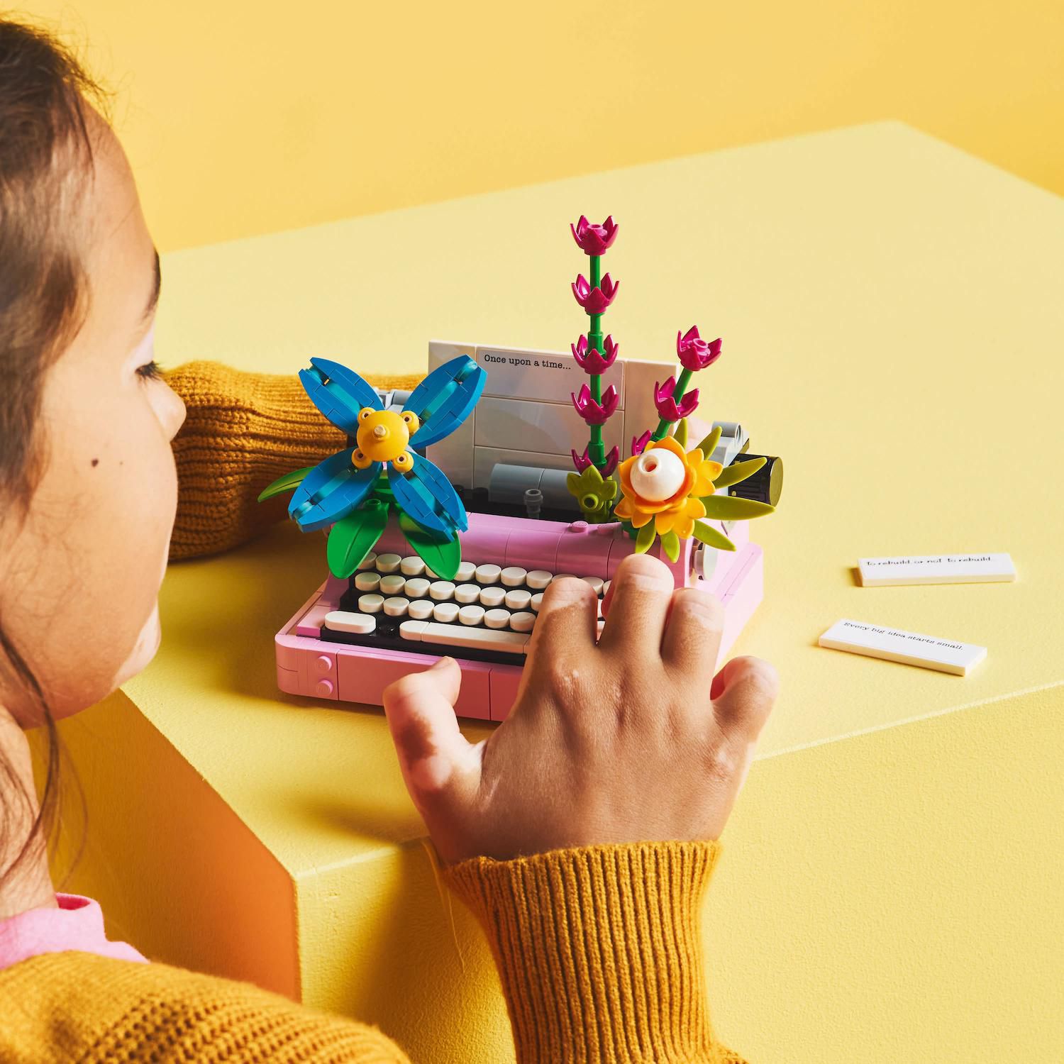 Детский конструктор LEGO Creator 3-in-1 Typewriter with Flowers Building Toy 31169 — фото 4