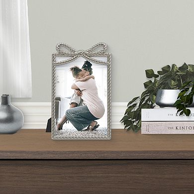 Belle Maison 4" x 6" Silver Bow Cast Metal Tabletop Frame