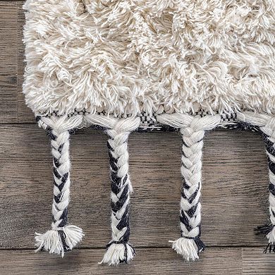 nuLOOM Handmade Striped Delia Shag Area Rug