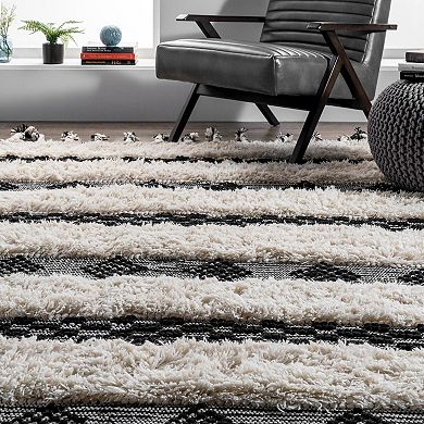 nuLOOM Handmade Striped Delia Shag Area Rug