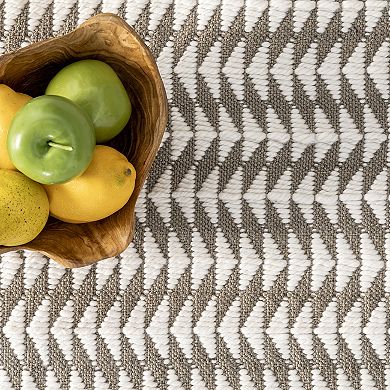 nuLOOM Outdoor Striped Yasmin Area Rug