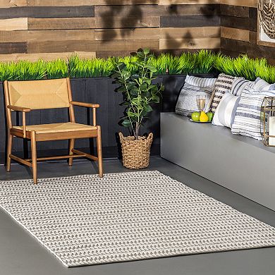 nuLOOM Outdoor Striped Yasmin Area Rug
