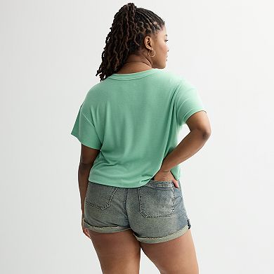 Juniors' Plus Size SO® Boxy Cropped V-Neck Tee