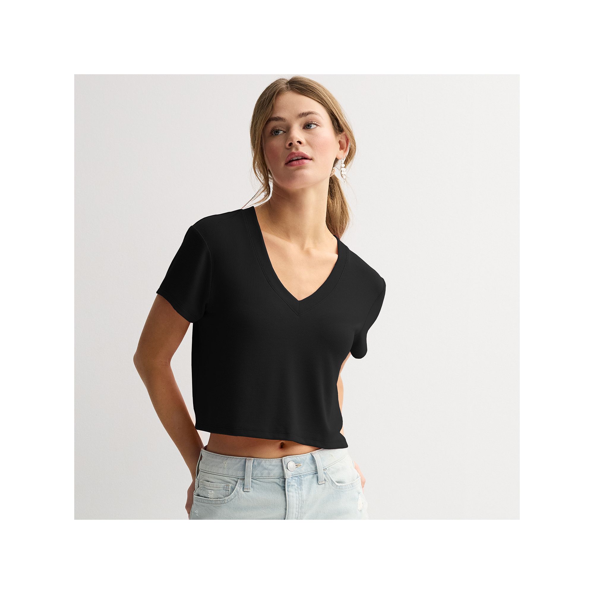 Juniors SO® Drapey Ribbed Boxy Cropped V Neck Tee, Girls, Size: XS, Blac