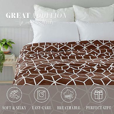 Elegant Comfort Cube Printed Velour Fleece Blanket Geometric Design Velvety Feel