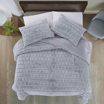 Elegant Comfort Ultra Soft Fluffy 3 pc Faux Fur Comforter Set All Season Warm Down Alternative